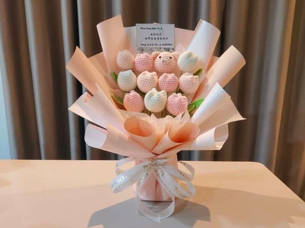 BBF0272 Piggy tulip bouquet