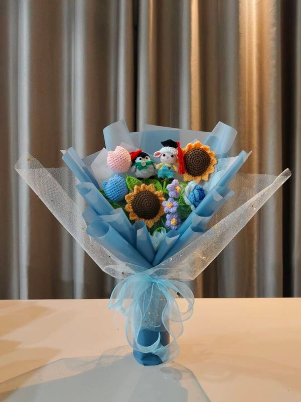 BGA0196 Penguin sheep bouquet