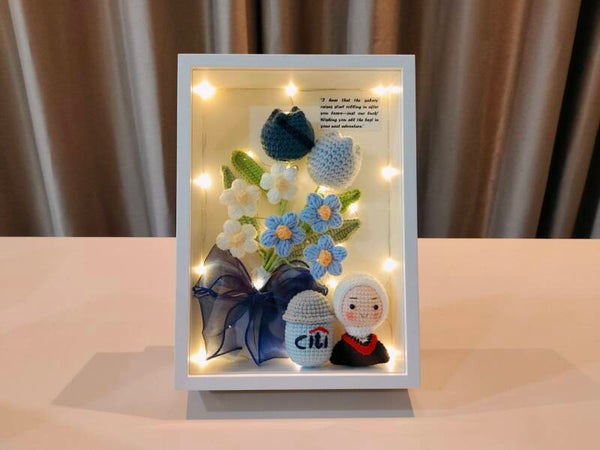 FGW0031 Blue tulip doll frame