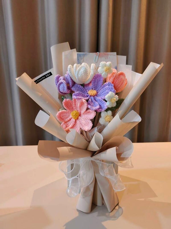 BBF0218 Daisy tulip bouquet