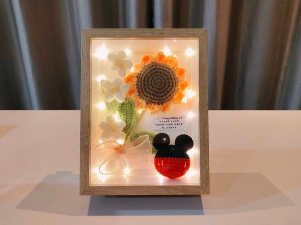 FBW0150 Mickey sunflower frame