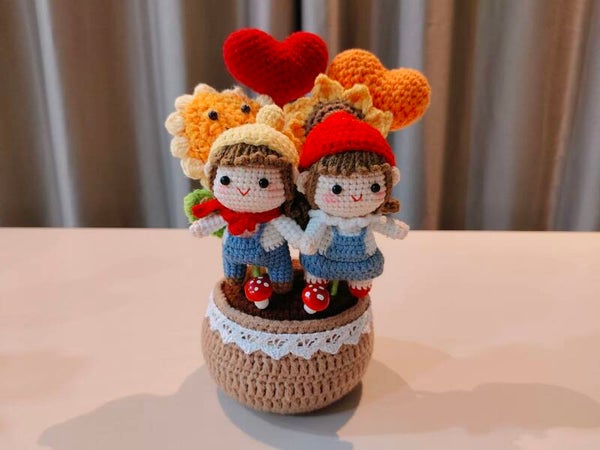 PCL0071 Couple flower pot