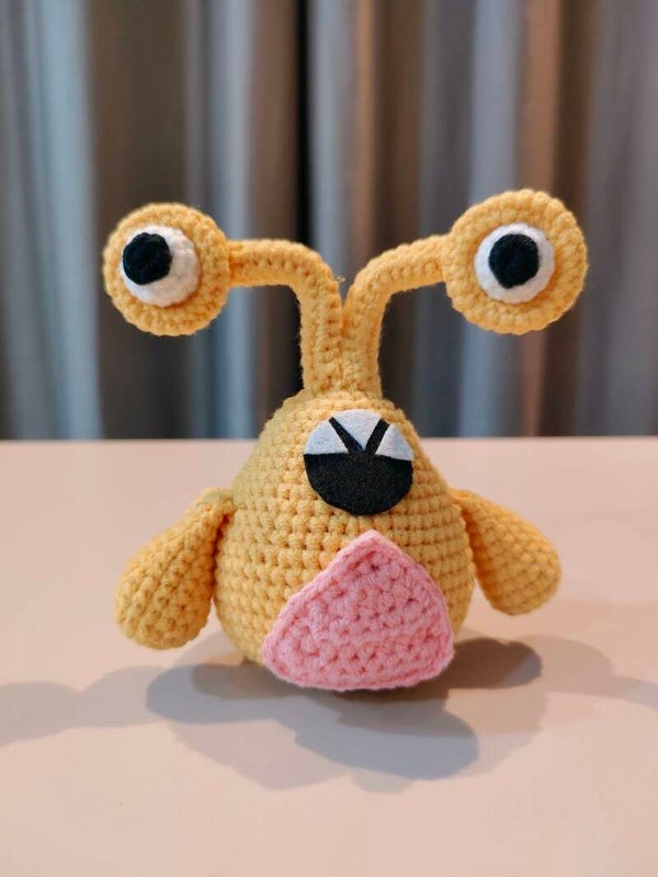 KCH0046 Yellow alien monster