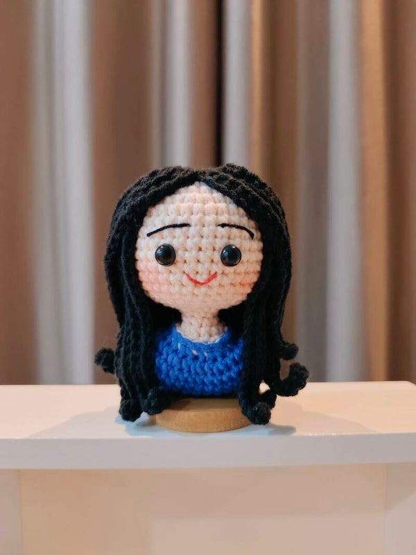 TND0092 Blue female doll