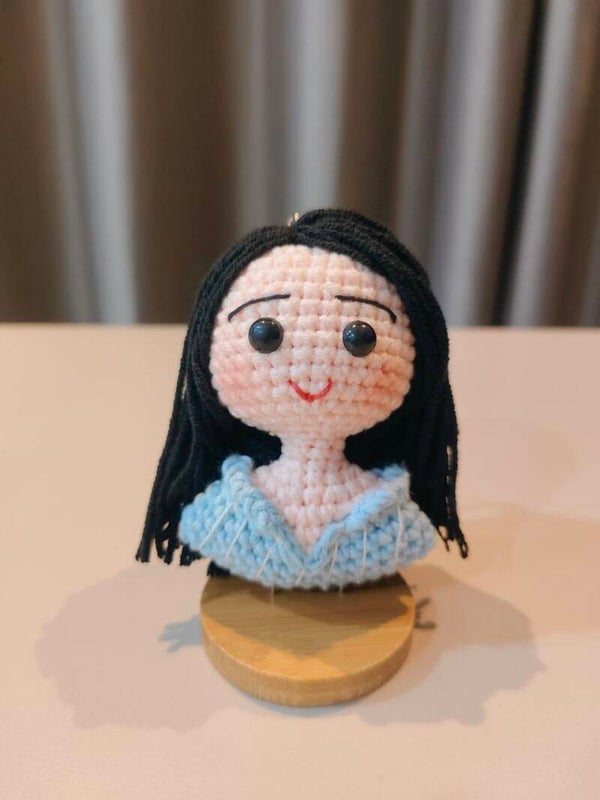 TND0220 Girl doll