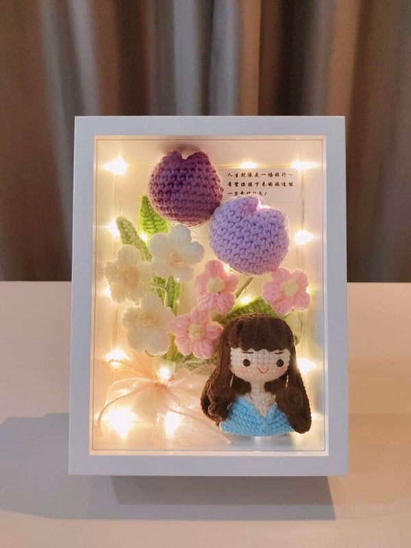 FBW0169 Purple tulip doll frame
