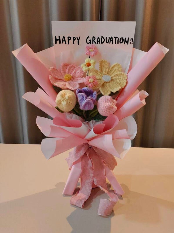 BGA214 Pink graduation bouquet