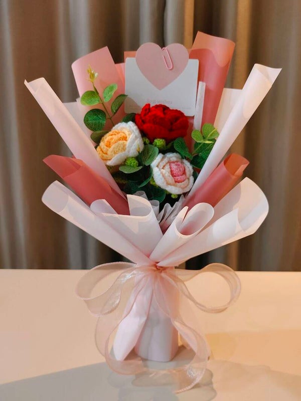 BVR0049 Yellow red rose bouquet