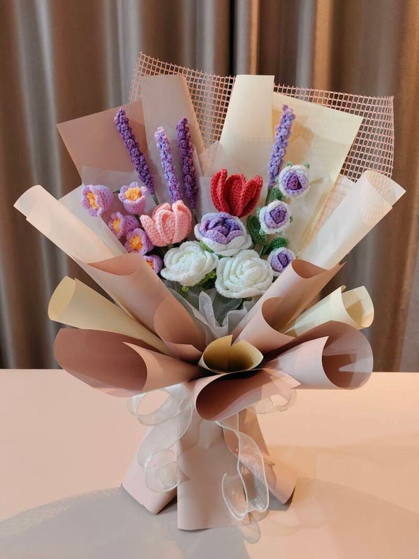 BBF0240 Purple cream bouquet