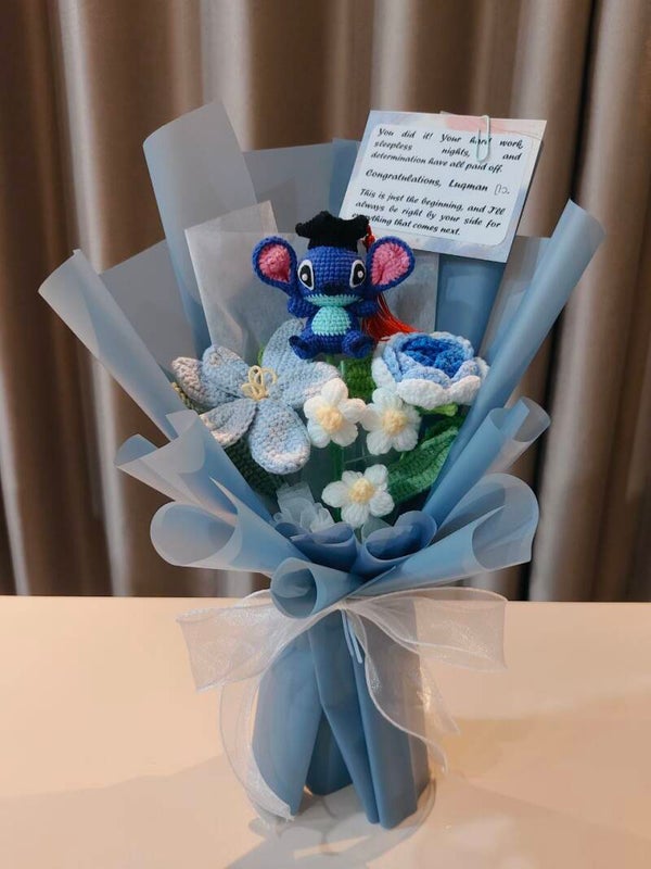 BGA280 Stitch graduation bouquet