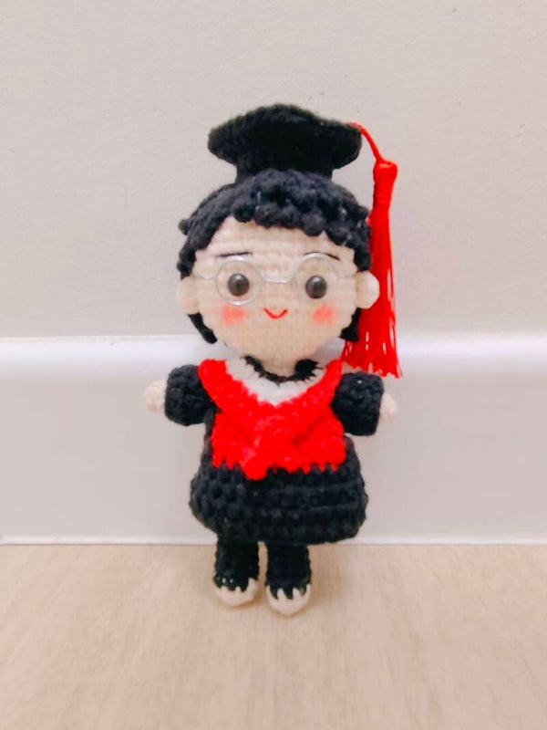 TND0019 Graduation male doll