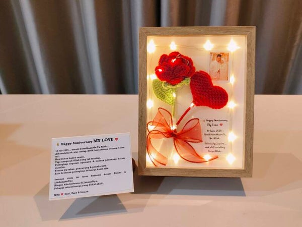 FBW0160 Red rose love frame