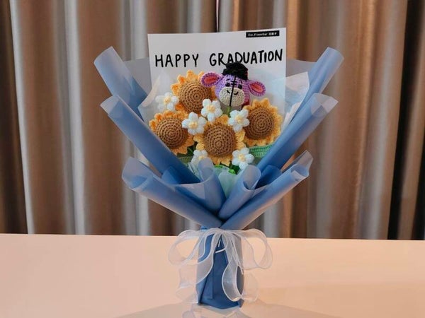 BGA200 Tsum tsum sunflower graduation bouquet