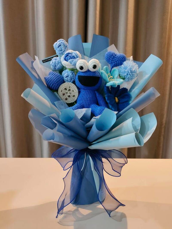 BBF0224 Monster cookie blue bouquet