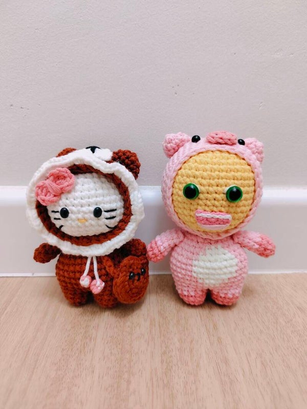 TND0059 Hello kitty and yellow dinosaur special