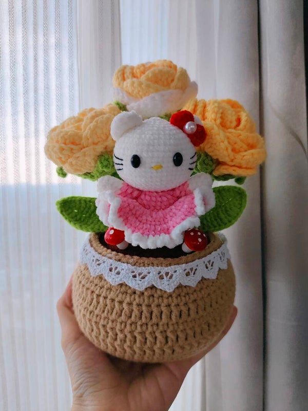 PCL0027 Hello kitty yellow rose pot