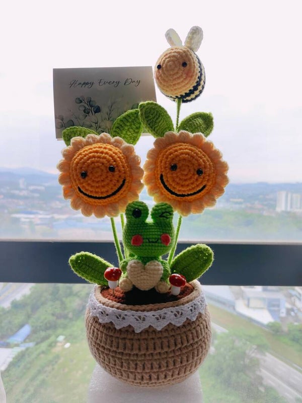 PCL0033 Frog bee smiley sunflower pot