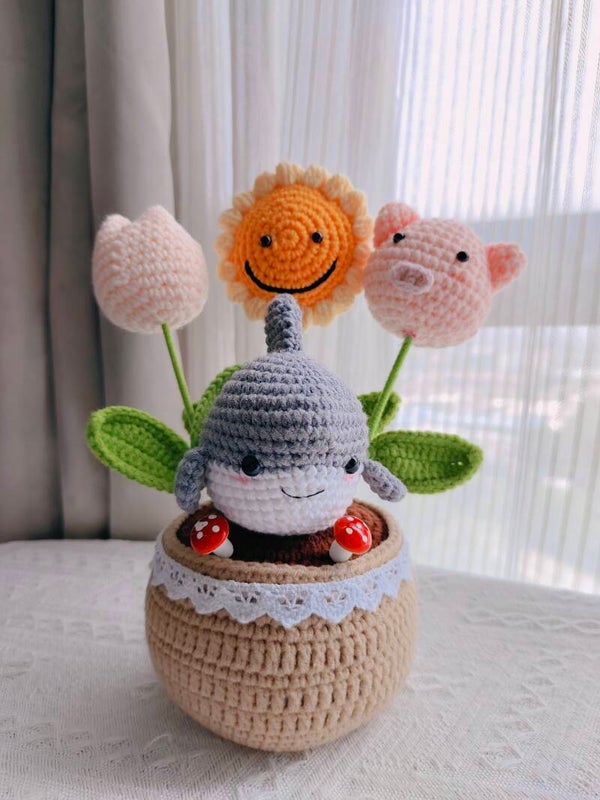 PCL0039 Shark piggy tulip smiley sunflower pot