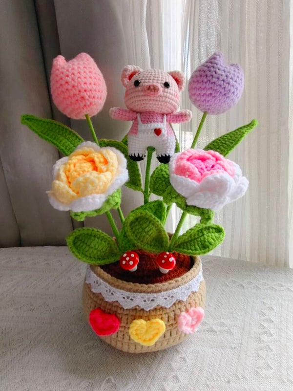 PCL0040 Piggy rose tulip pot