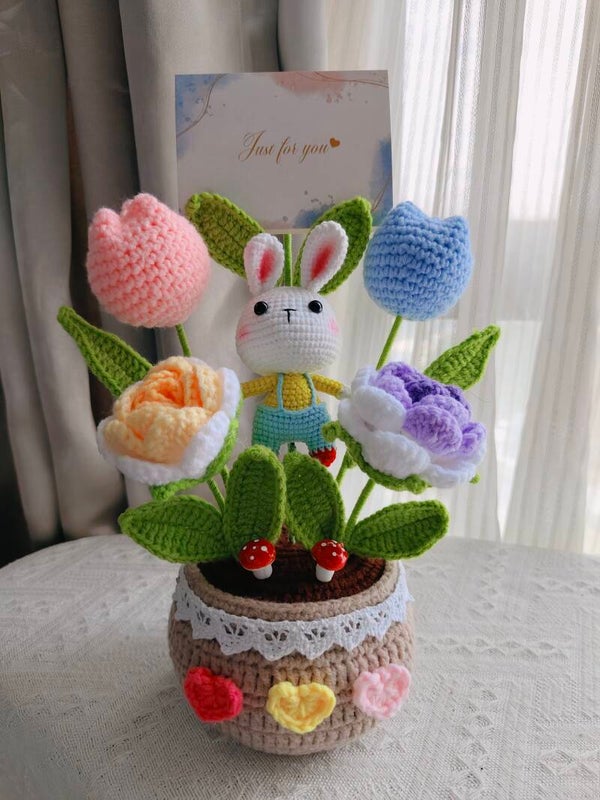 PCL0045 Bunny rose tulip pot