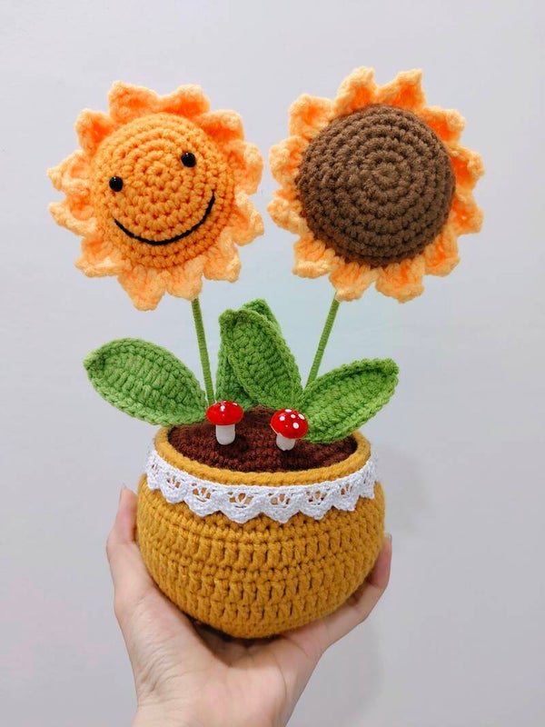 PCL0053 Smiley sunflower pot
