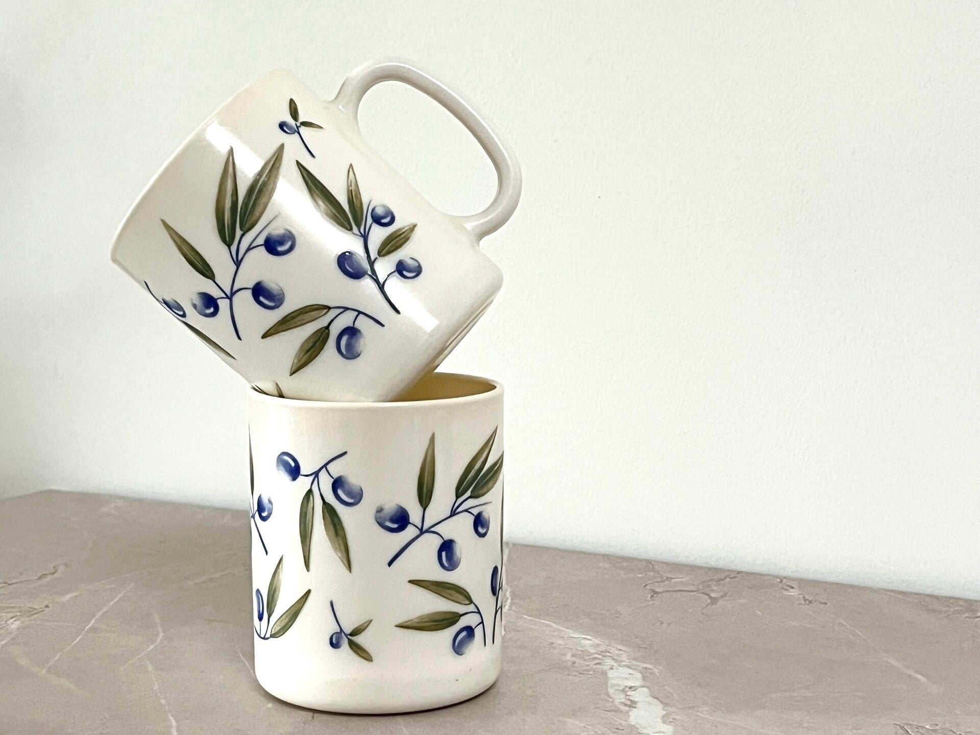 2 mugs Arcopal olives