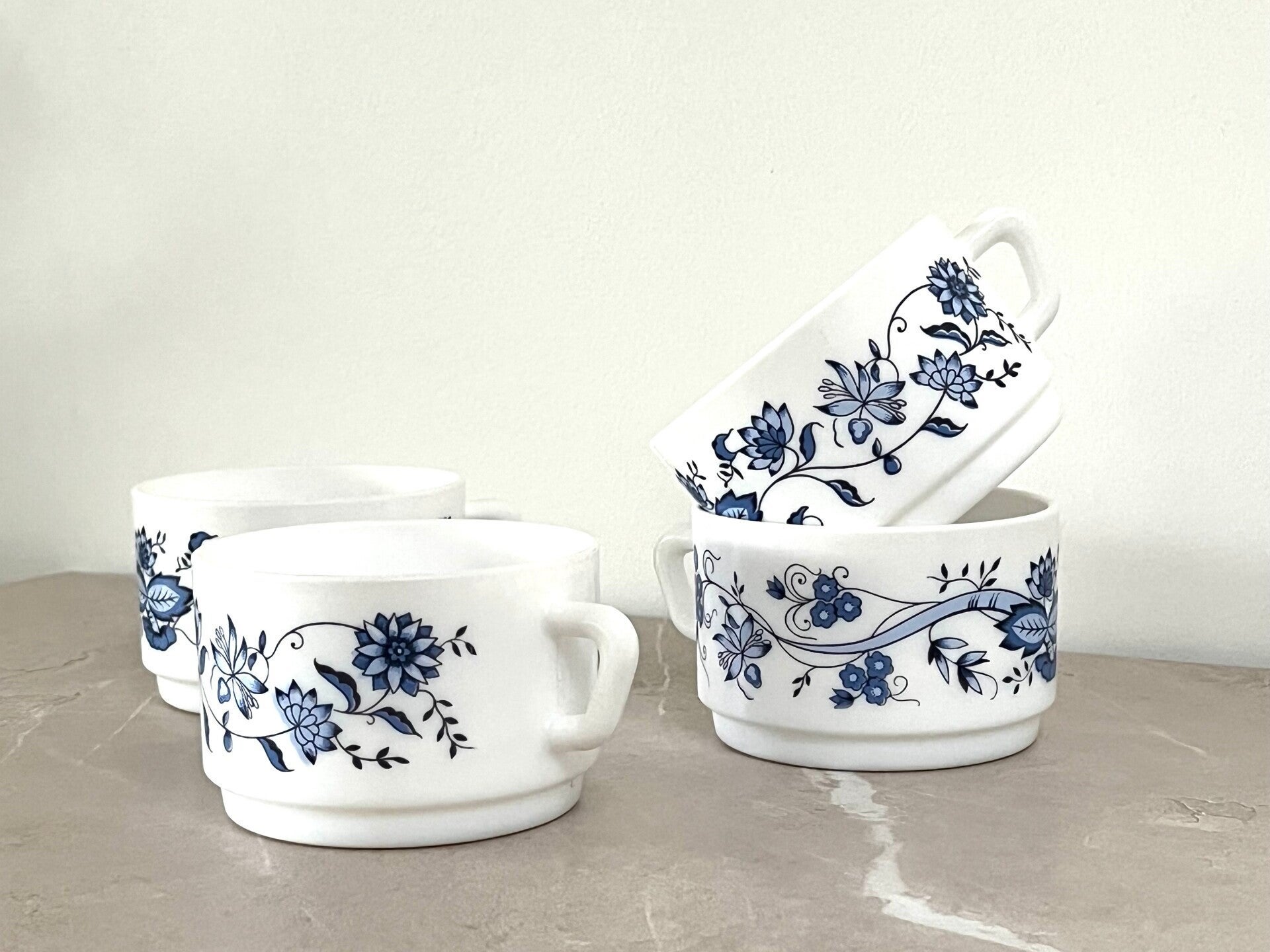 4 grandes tasses Arcopal Décor bleu