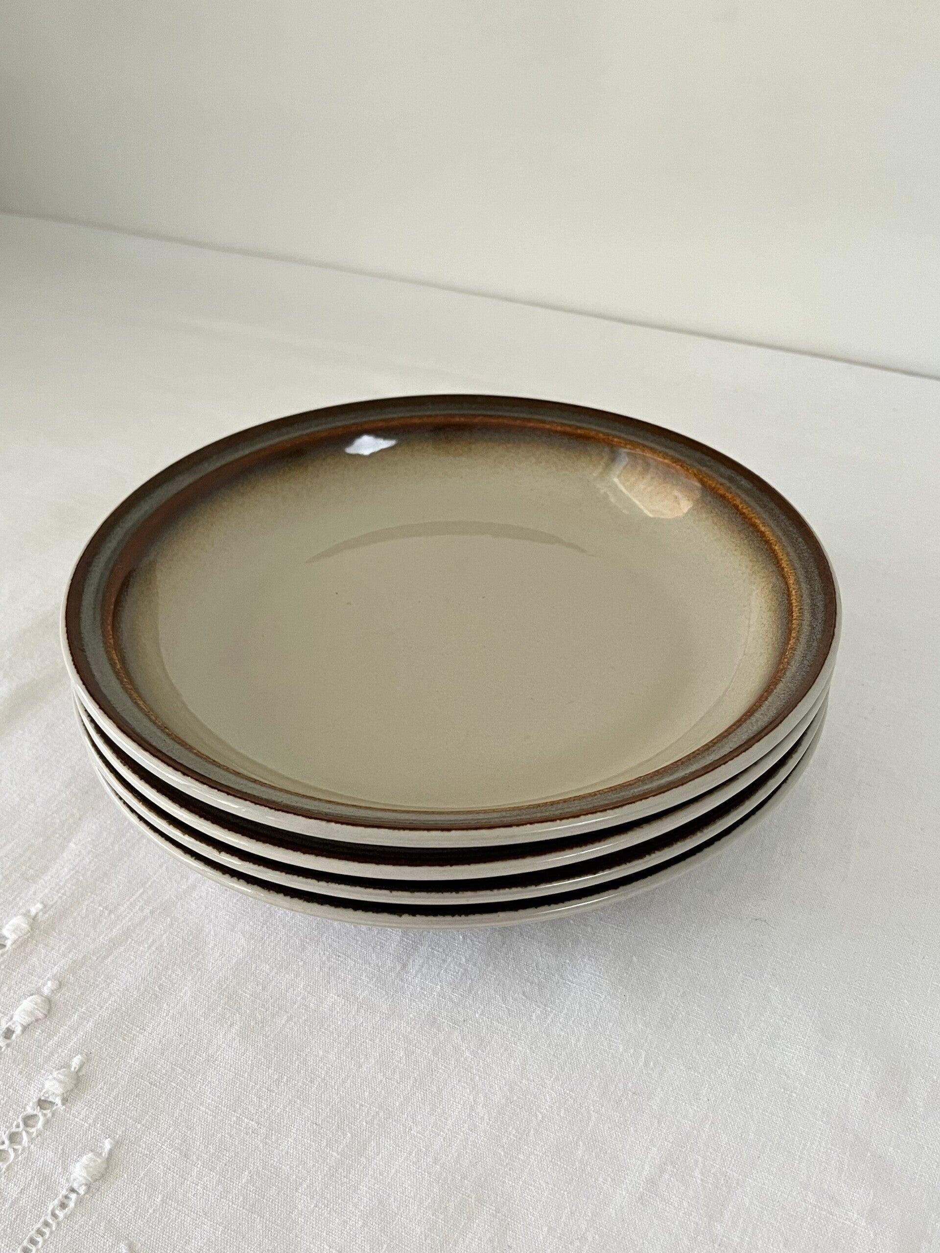 4 assiettes creuses en grès vernissé