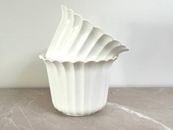 2 cache-pots blancs des années 70