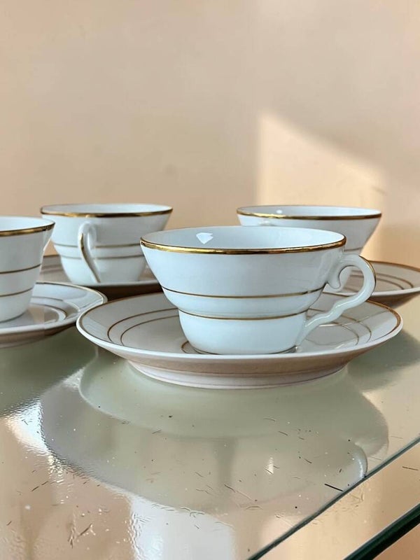 Anciennes tasses à café en porcelaine Art Déco