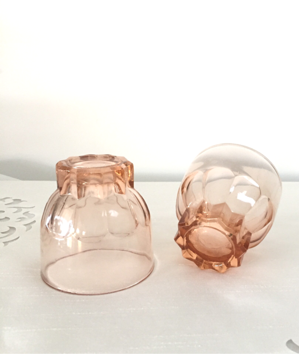 2 grands verres roses France