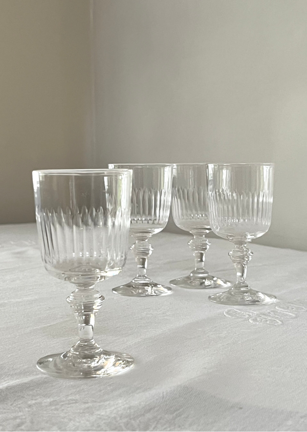 Verres anciens en cristal