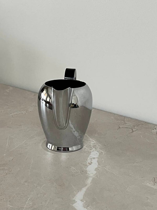 Pot à lait ou crémier Bombé Alessi Alfra Années 60