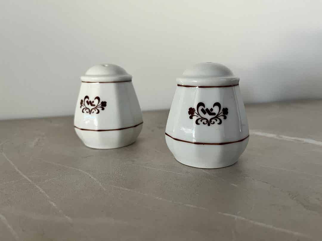 Salière et poivrière en céramique
