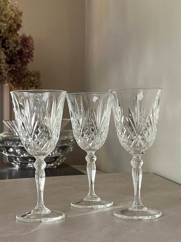 3 verres à vin