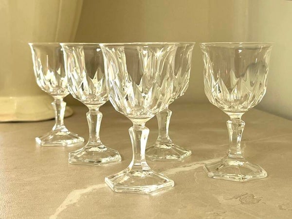 5 petits verres en Cristal