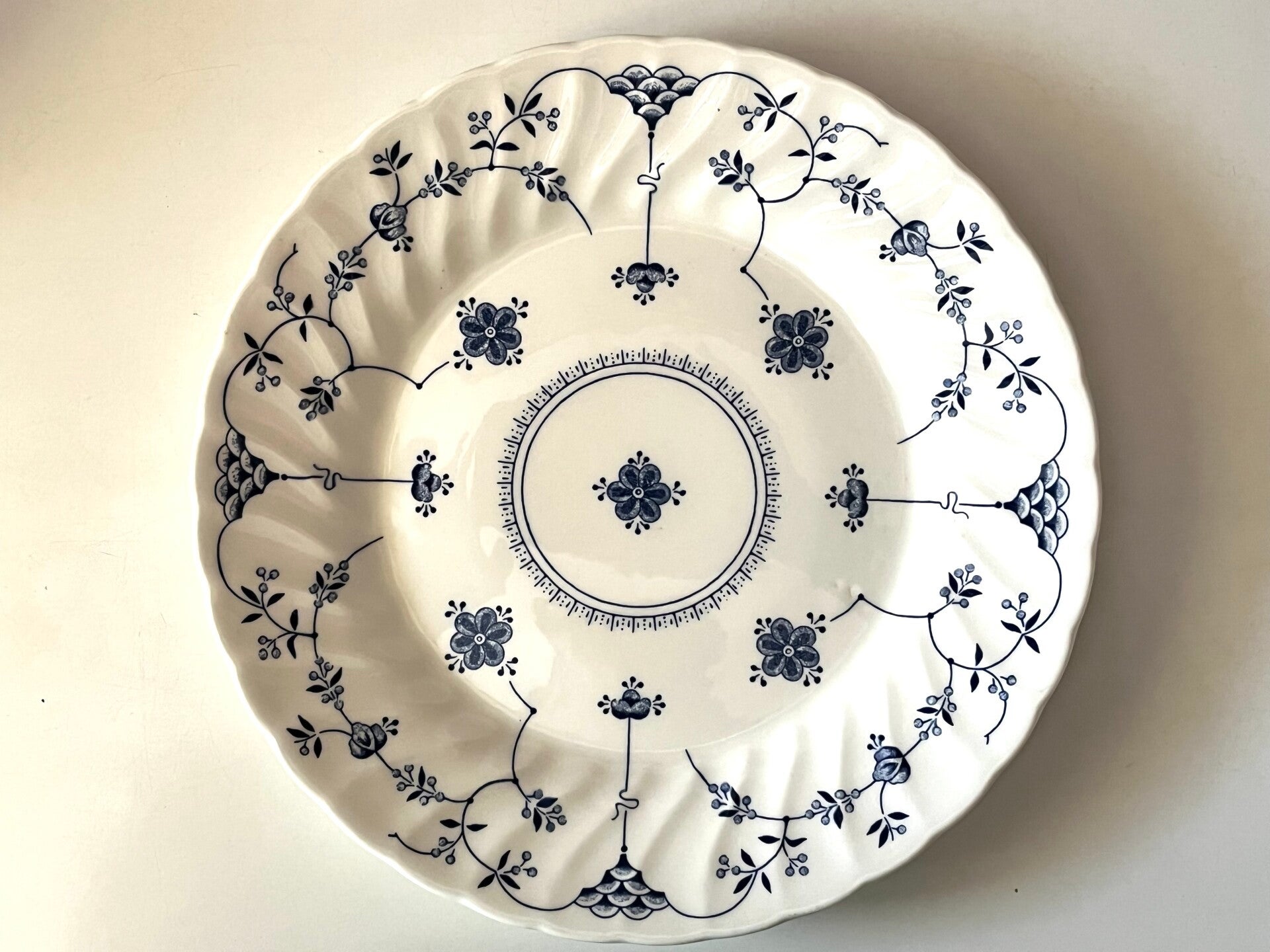 Assiette vintage Churchill England