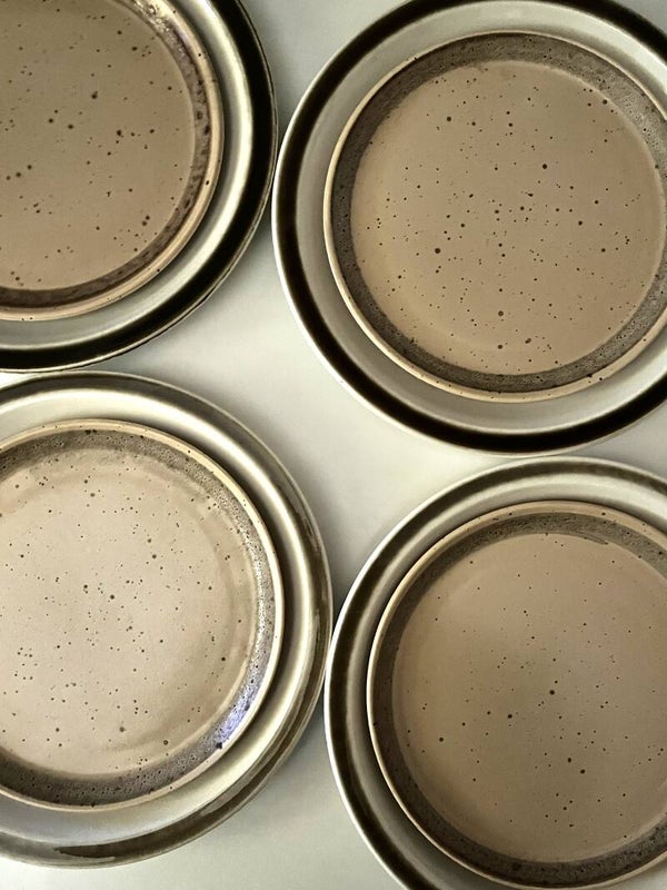 Composition d'assiettes vintage