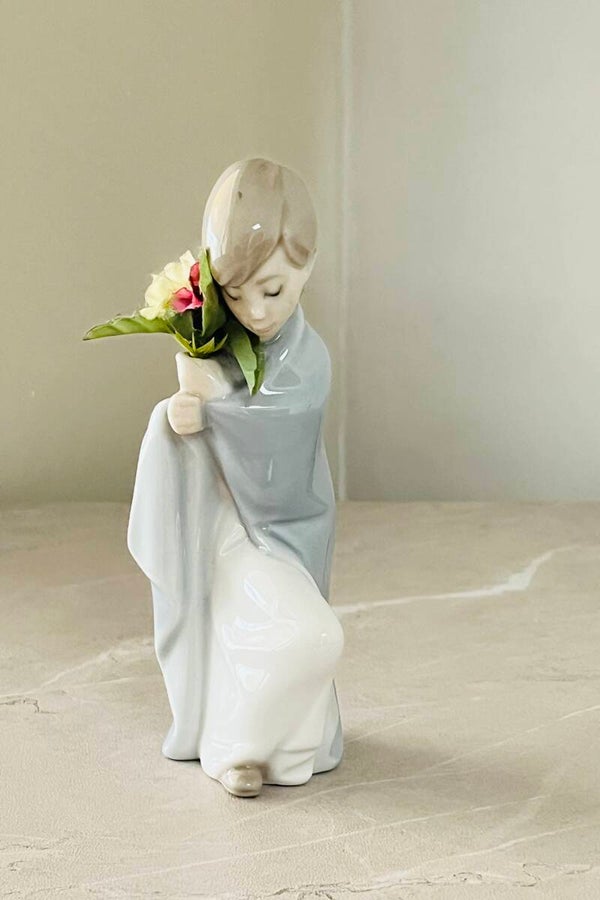 Figurine en porcelaine Llardo