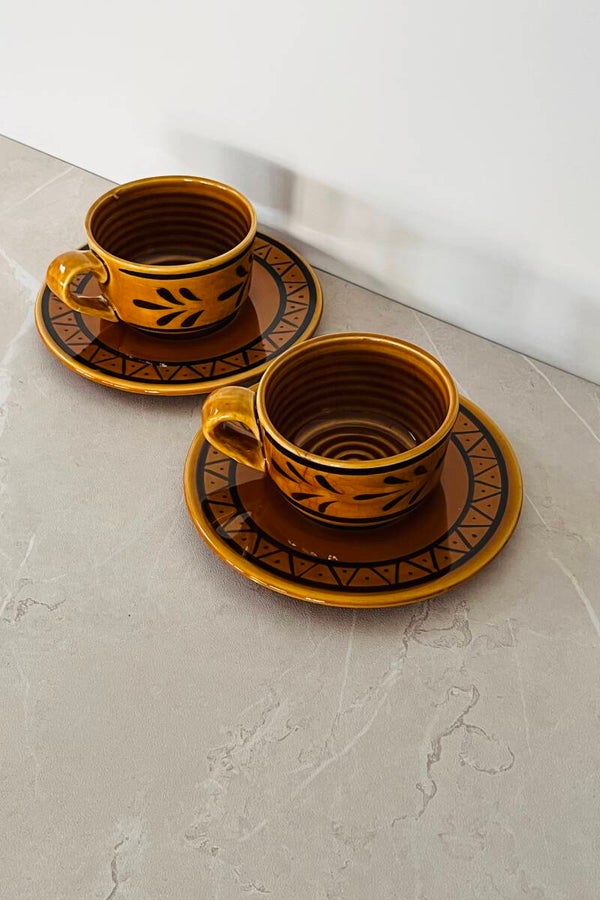 Tasses vintage en faïence bretonne