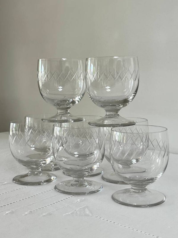 8 verres à cognac en cristal taillé