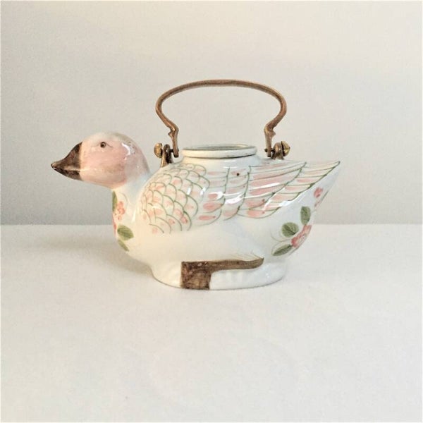 Ancienne théière originale en forme de canard