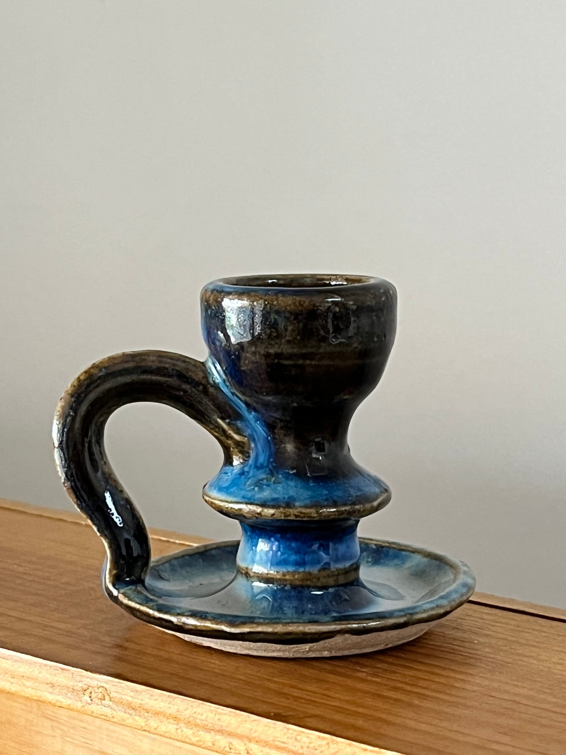 Petit bougeoir en grès