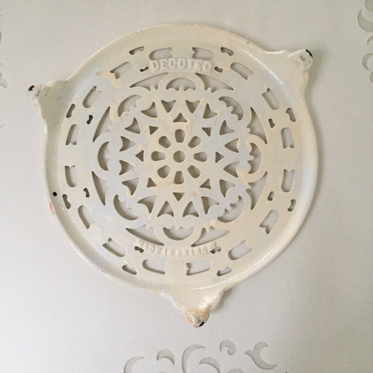 DESSOUS DE PLAT Fonte Emaillee Art Deco EUR 19,90 - FR DESSOUS DE PLAT Fonte Emaillee Art Deco EUR 19,90 - FR