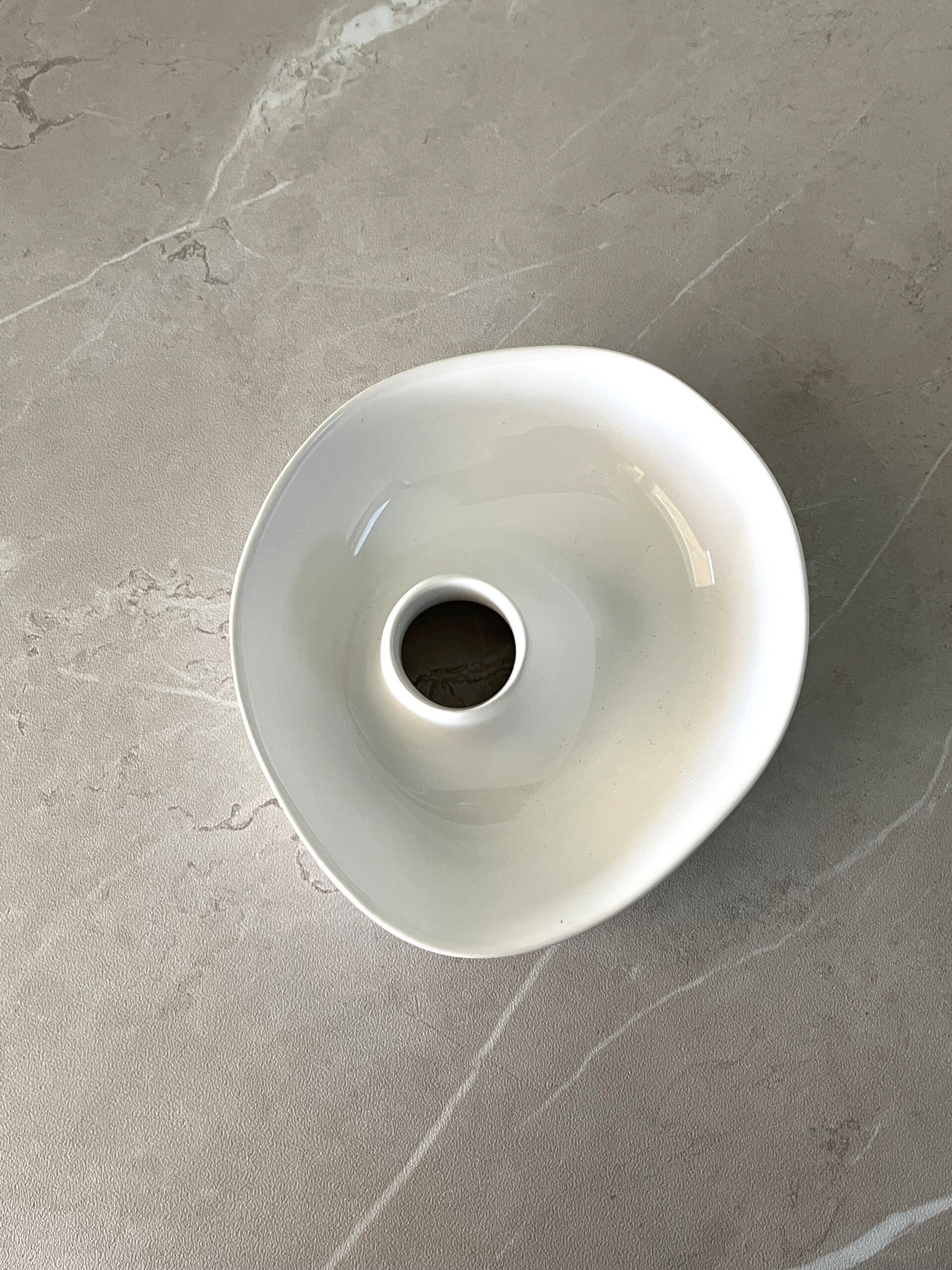 Petite gloulotte en porcelaine