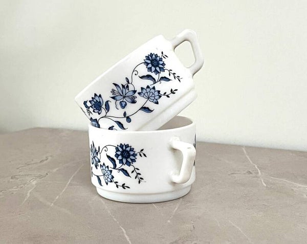2 petites tasses Arcopal Décor bleu