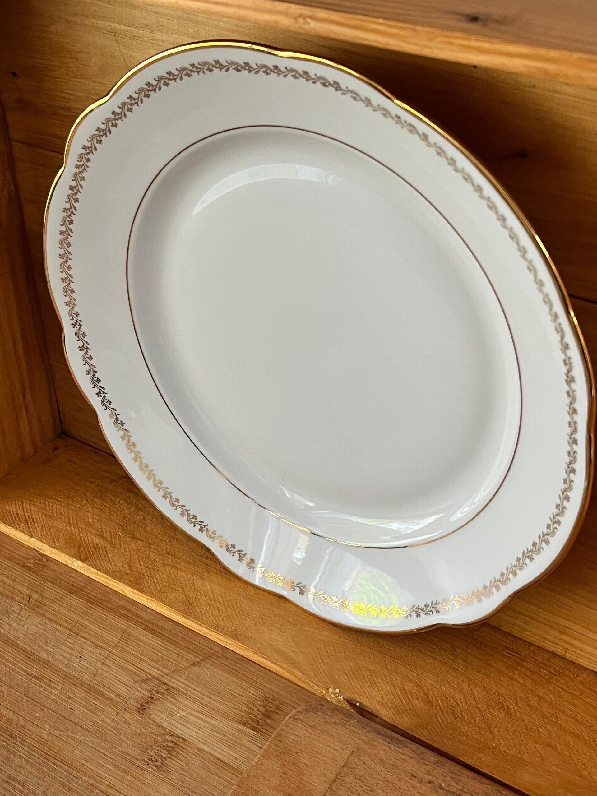 Plat rond F.D. - F. Deshoulières Chauvigny