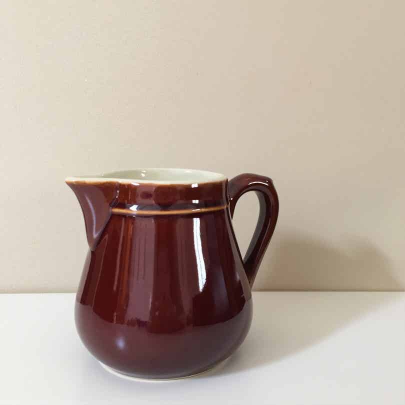 Ancien pot à lait marron vintage