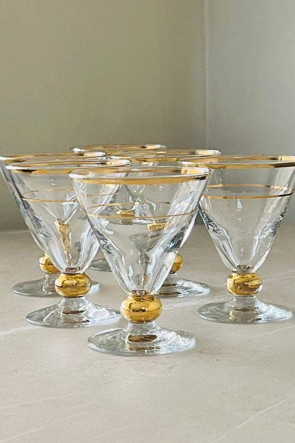 Verres à liserés dorés