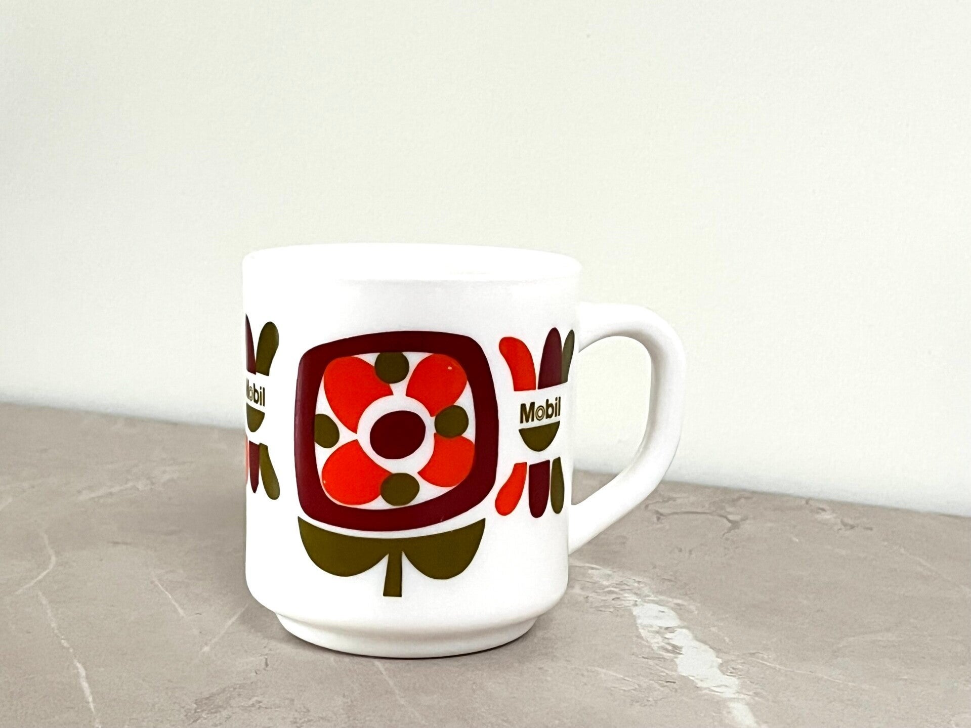 1 mug tasse Arcopal Mobil vert et orange
